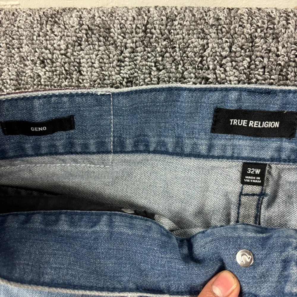 Y2K True Religion Geno Slim Straight Light Wash DenimJeans Size 32